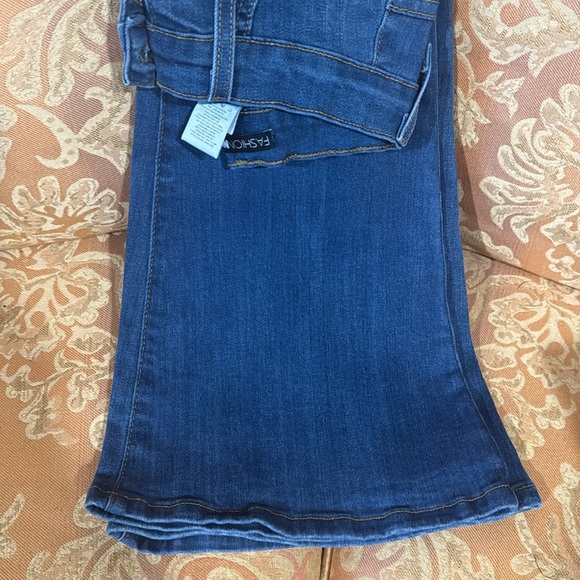 Fashion nova total stretch bell bottom high waste button down jeans - Picture 5 of 6